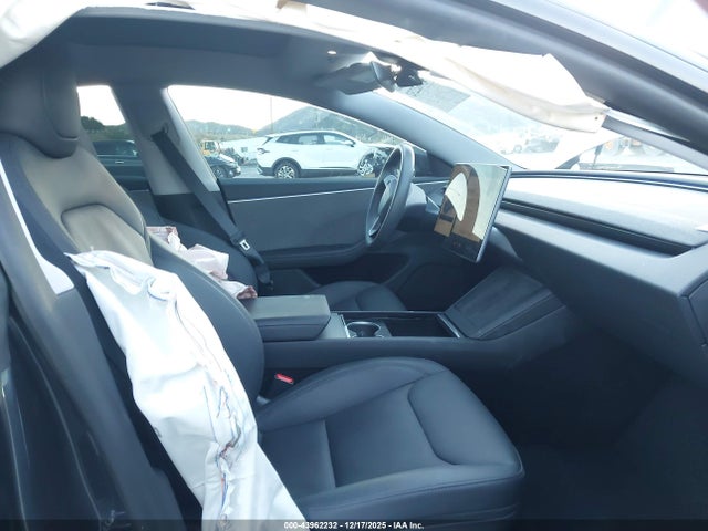 2025 TESLA MODEL 3 5YJ3E1EA6SF001261 Photo 4