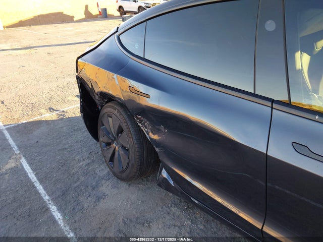 2025 TESLA MODEL 3 5YJ3E1EA6SF001261 Photo 5