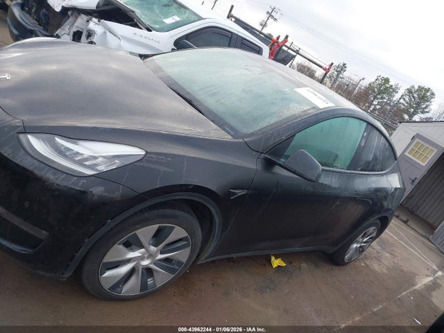 7SAYGAEE0NF573937 Tesla Model Y Long Range Dual Motor All-wheel Drive