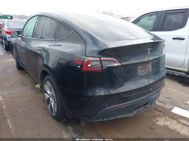 7SAYGAEE0NF573937 Tesla Model Y Long Range Dual Motor All-wheel Drive