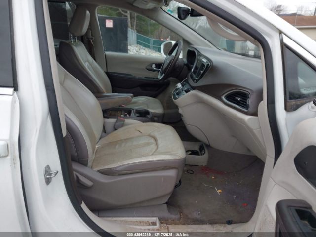 2019 CHRYSLER PACIFICA 2C4RC1BG2KR548024 Photo 4
