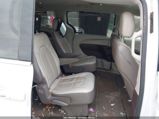 2019 CHRYSLER PACIFICA 2C4RC1BG2KR548024 Photo 7