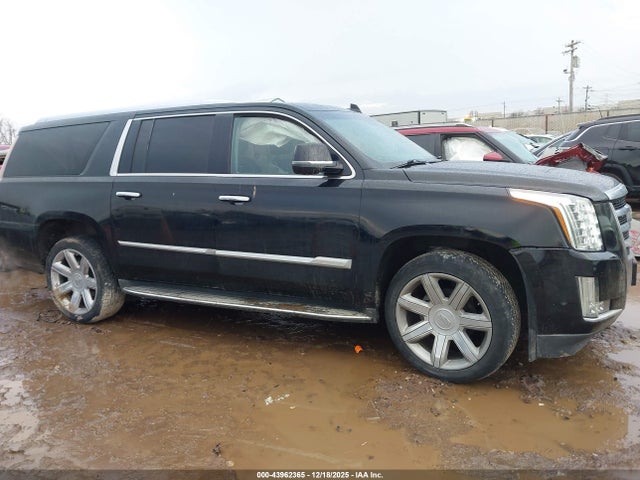 2018 Cadillac Escalade Esv Luxury მანქანა იყიდება აუქციონზე, vin: 1GYS4HKJ5JR133216, აუქციონის ნომერი: 43962365