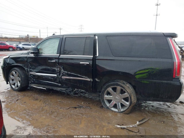 2018 Cadillac Escalade Esv Luxury მანქანა იყიდება აუქციონზე, vin: 1GYS4HKJ5JR133216, აუქციონის ნომერი: 43962365