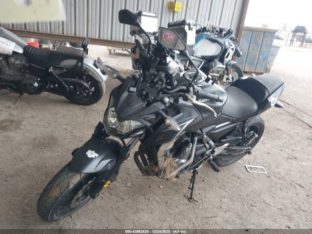 Kawasaki Er650 G 2017 JKAEREG16HDA01033 Image 2