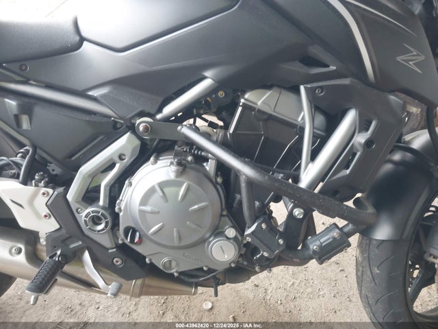 Kawasaki Er650 G 2017 JKAEREG16HDA01033 Image 8