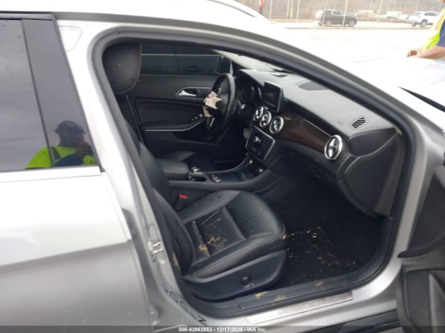 2015 MERCEDES-BENZ GLA 250 WDCTG4GB0FJ116481 Photo 4