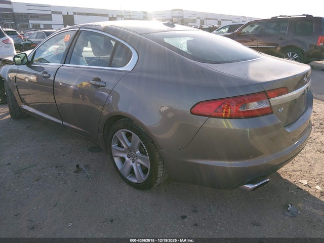 2010 JAGUAR XF SAJWA0FA6AHR72388 Photo 2