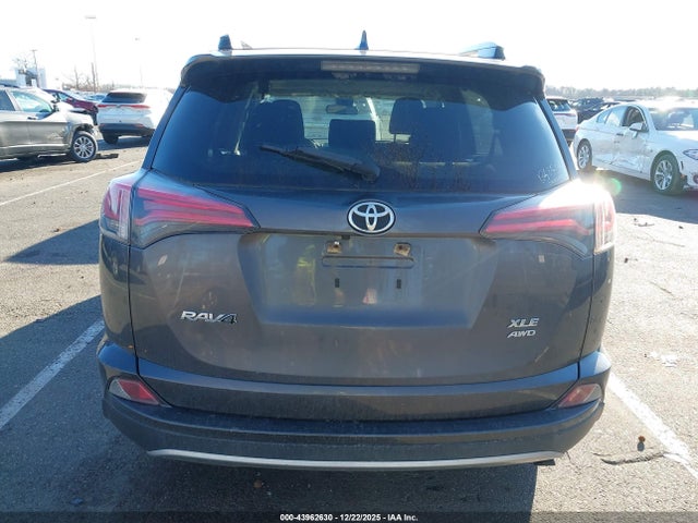 Toyota Rav4 Xle 2018 JTMRFREV4JJ736286 Image 16