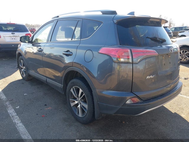 Toyota Rav4 Xle 2018 JTMRFREV4JJ736286 Image 3
