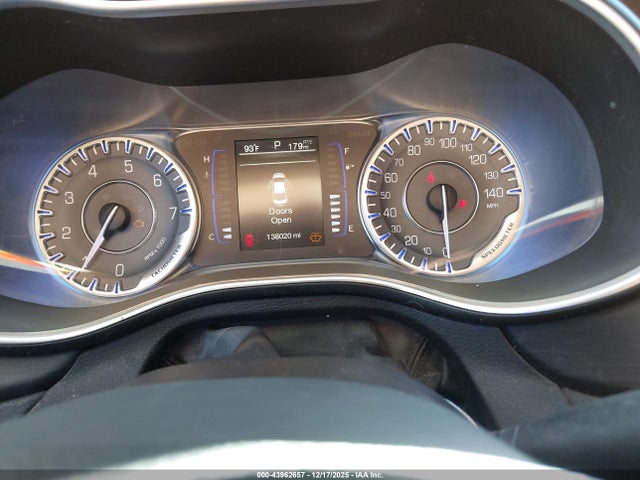 Продажа на аукционе авто 2015 Chrysler 200 Limited, vin: 1C3CCCABXFN564549, номер лота: 43962657