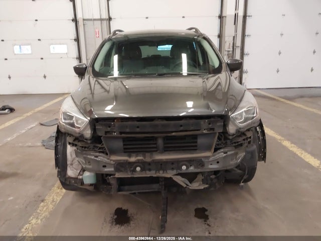 1FMCU9GD1HUA15606 Ford ESCAPE SE