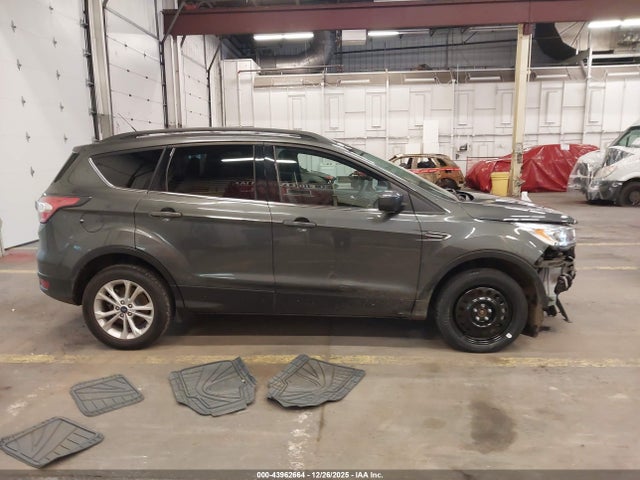 1FMCU9GD1HUA15606 Ford ESCAPE SE