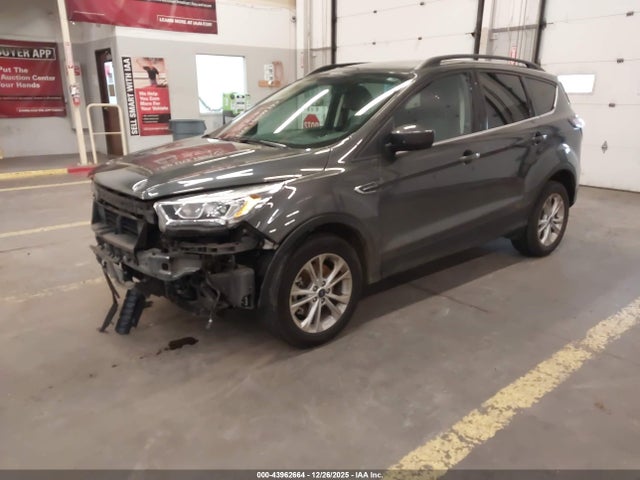 1FMCU9GD1HUA15606 Ford ESCAPE SE