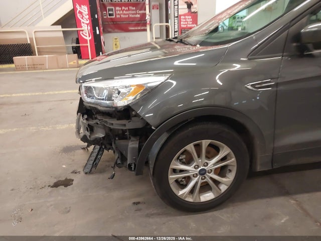 1FMCU9GD1HUA15606 Ford ESCAPE SE