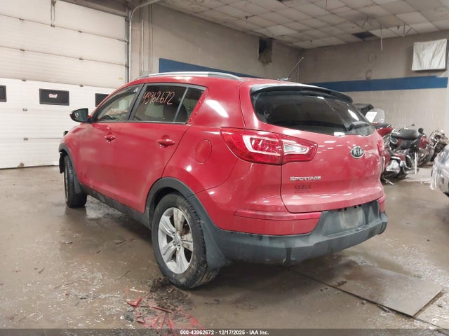 2011 KIA SPORTAGE KNDPBCA27B7027071 Photo 2