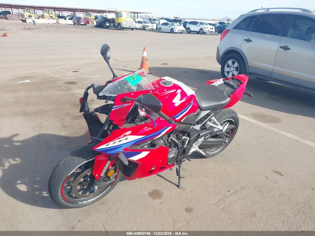 Honda CBR650 R 2024 MLHRH1553R5000324 Image 2