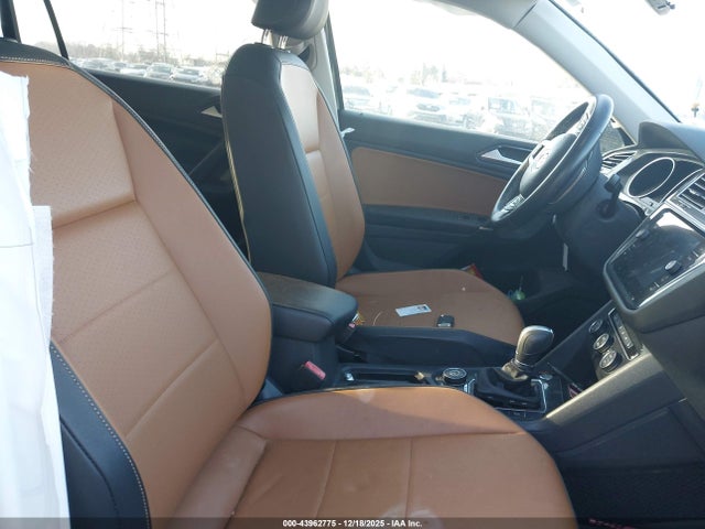 43962775 :رقم المزاد ، 3VV2B7AX4JM156839 vin ، 2018 Volkswagen Tiguan 2.0t Se/2.0t Sel مزاد بيع