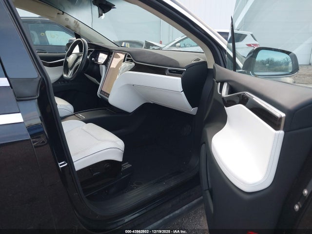 2016 TESLA MODEL X 5YJXCBE44GFS00307 Photo 4