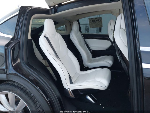 2016 TESLA MODEL X 5YJXCBE44GFS00307 Photo 7