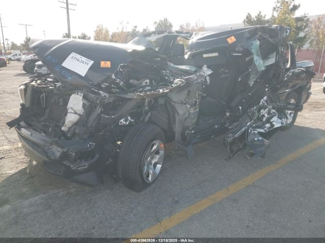 2019 RAM 1500 1C6RREBT9KN582324 Photo 1