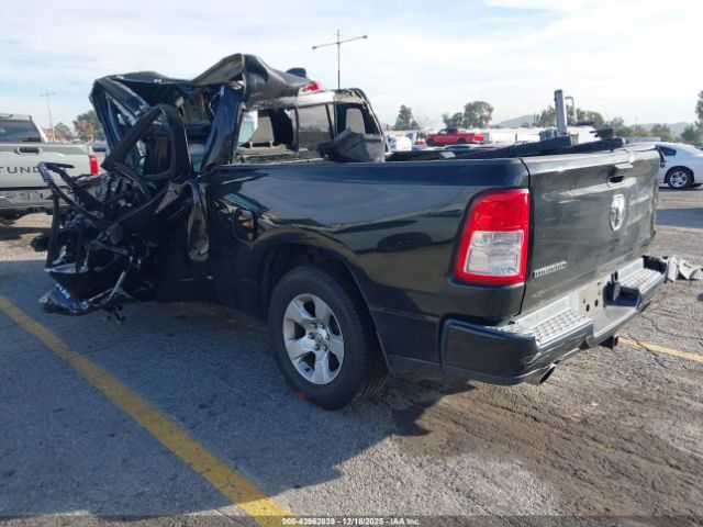 2019 RAM 1500 1C6RREBT9KN582324 Photo 2