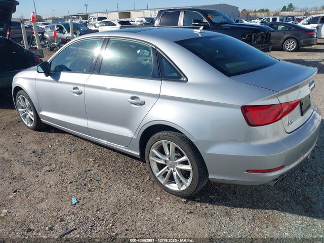 2015 AUDI A3 WAUAJGFF8F1040588 Photo 2
