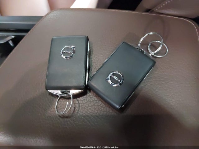 2020 VOLVO XC60 YV4102RK7L1590231 Photo 10