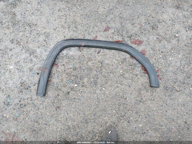 GMC Sierra 1500 4wd Short Box Elevation With 3sb 2023 3GTPUCEK5PG149279 Image 12