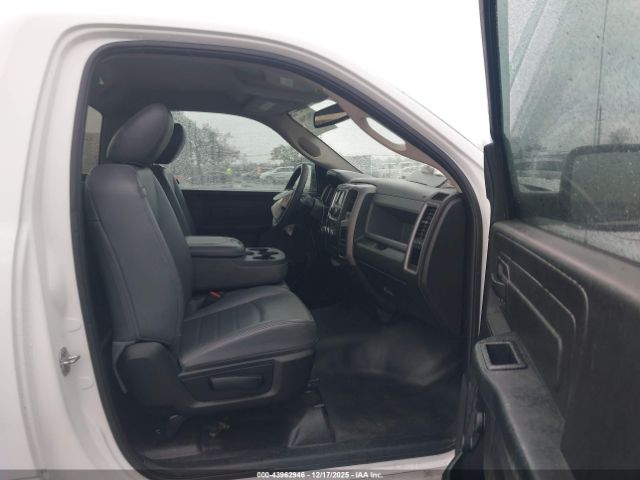 2019 RAM 1500 CLASSIC 3C6JR6ATXKG722958 Photo 4