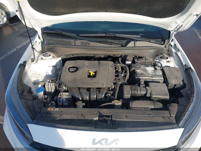 3KPF24AD8PE643906 KIA Forte Lxs
