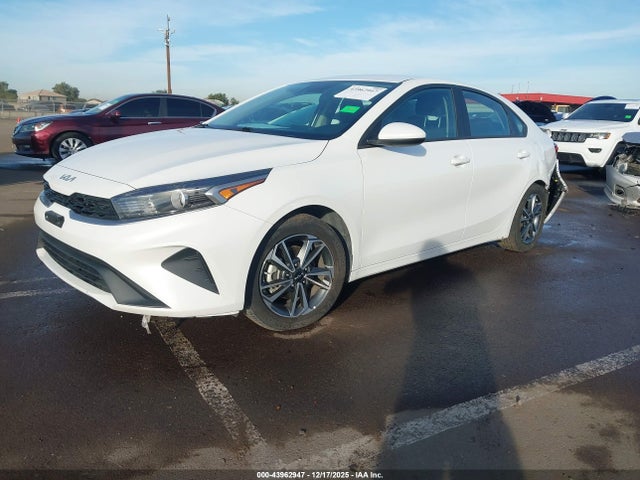 3KPF24AD8PE643906 KIA Forte Lxs