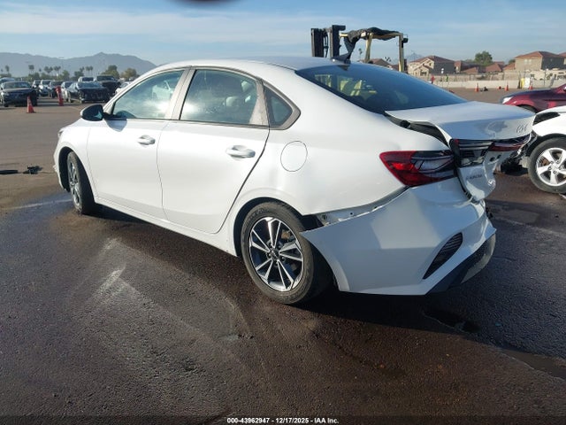 3KPF24AD8PE643906 KIA Forte Lxs