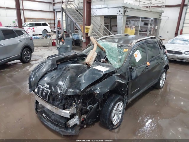 2020 Jeep Cherokee Latitude Fwd მანქანა იყიდება აუქციონზე, vin: 1C4PJLCB6LD596545, აუქციონის ნომერი: 43962956
