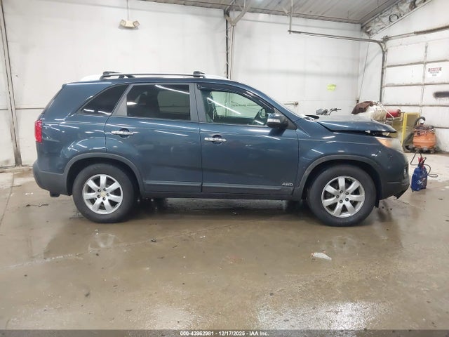 43962981 :رقم المزاد ، 5XYKTDA15BG115608 vin ، 2011 Kia Sorento Lx مزاد بيع