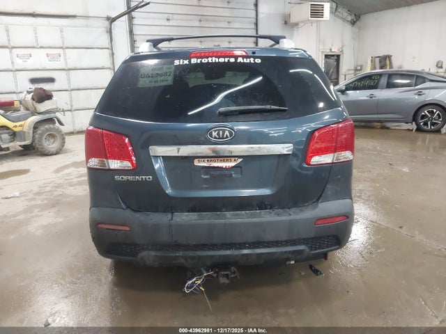 43962981 :رقم المزاد ، 5XYKTDA15BG115608 vin ، 2011 Kia Sorento Lx مزاد بيع