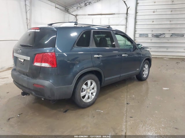 43962981 :رقم المزاد ، 5XYKTDA15BG115608 vin ، 2011 Kia Sorento Lx مزاد بيع