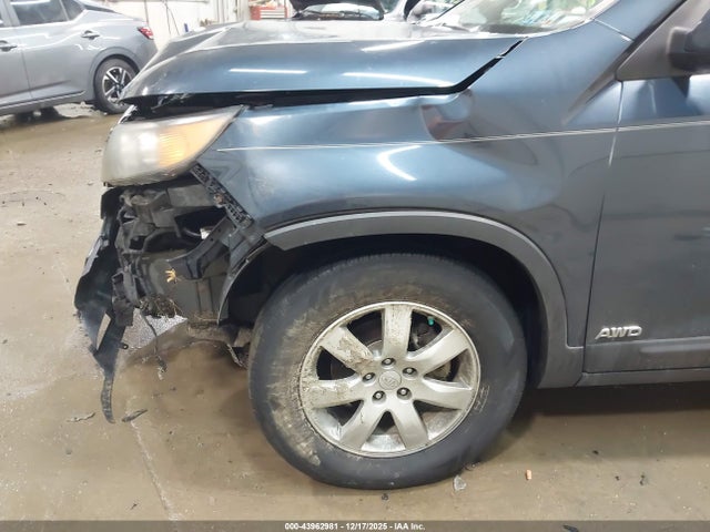 43962981 :رقم المزاد ، 5XYKTDA15BG115608 vin ، 2011 Kia Sorento Lx مزاد بيع