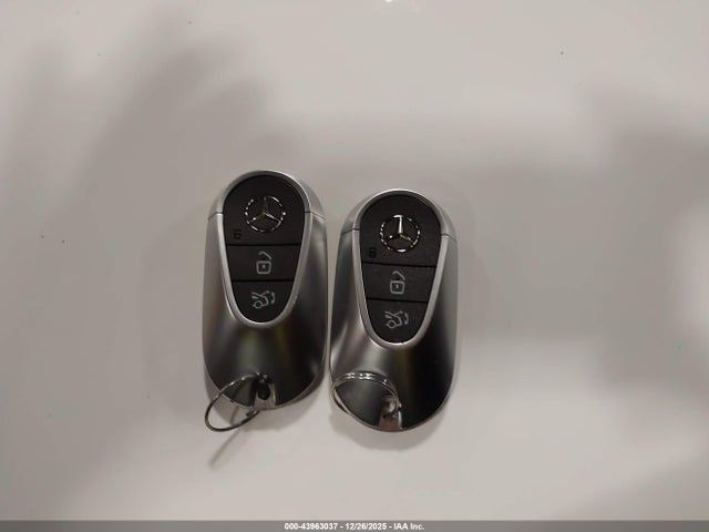 W1KMJ4HB6SF056719 Mercedes-Benz Cle 300 4matic