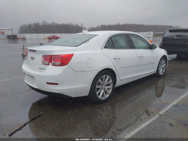 2015 CHEVROLET MALIBU 1G11D5SL2FF116103 Photo 3