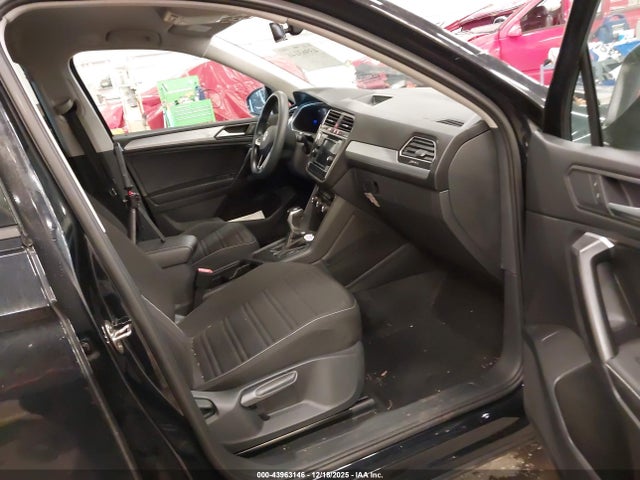 Volkswagen Tiguan 2.0t S 2023 3VVRB7AX3PM126562 Image 5