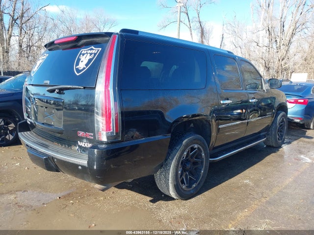 2011 GMC YUKON XL 1500 1GKS2MEF1BR247859 Photo 3