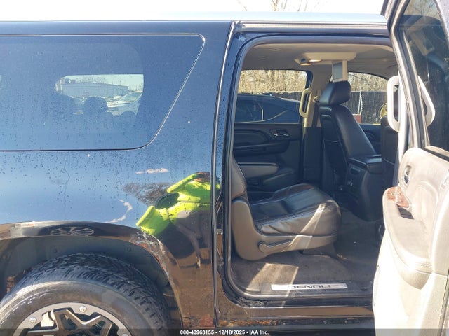 2011 GMC YUKON XL 1500 1GKS2MEF1BR247859 Photo 7