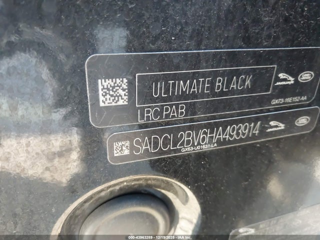 2017 JAGUAR F-PACE SADCL2BV6HA493914 Photo 8