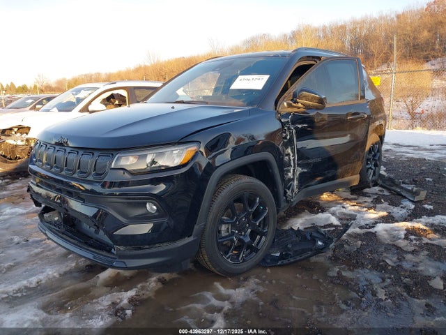 43963297 :رقم المزاد ، 3C4NJDBB1NT194296 vin ، 2022 Jeep Compass Altitude 4x4 مزاد بيع