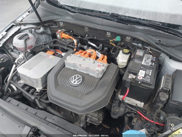 WVWKP7AU8GW915653 Volkswagen E-golf Se