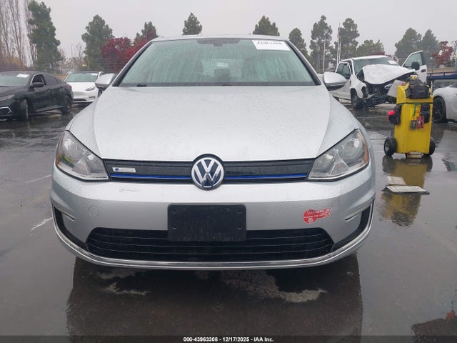 WVWKP7AU8GW915653 Volkswagen E-golf Se