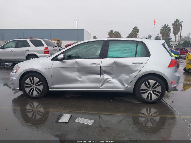 WVWKP7AU8GW915653 Volkswagen E-golf Se