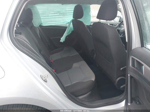 WVWKP7AU8GW915653 Volkswagen E-golf Se