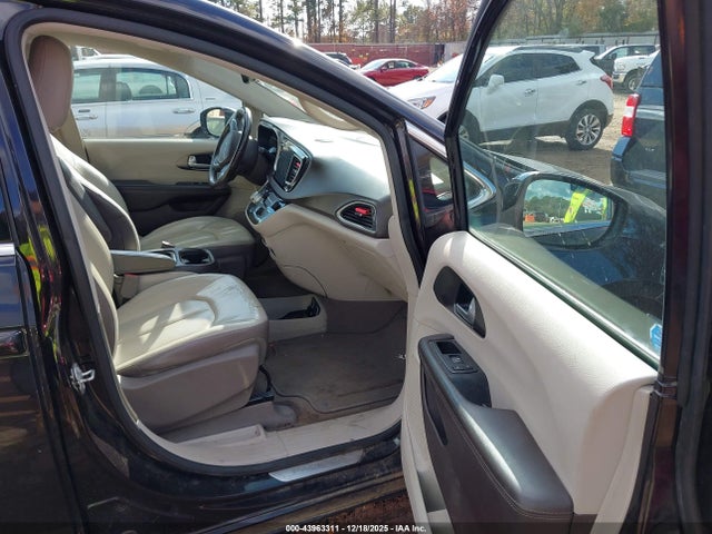 2017 CHRYSLER PACIFICA 2C4RC1BG6HR553137 Photo 4